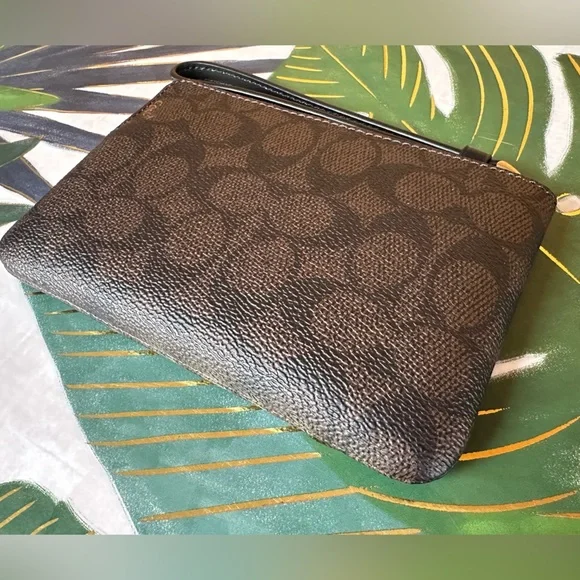 🤖 Cosmic Coach Robot Corner Zip Wristlet NWT - Picture 10 of 14